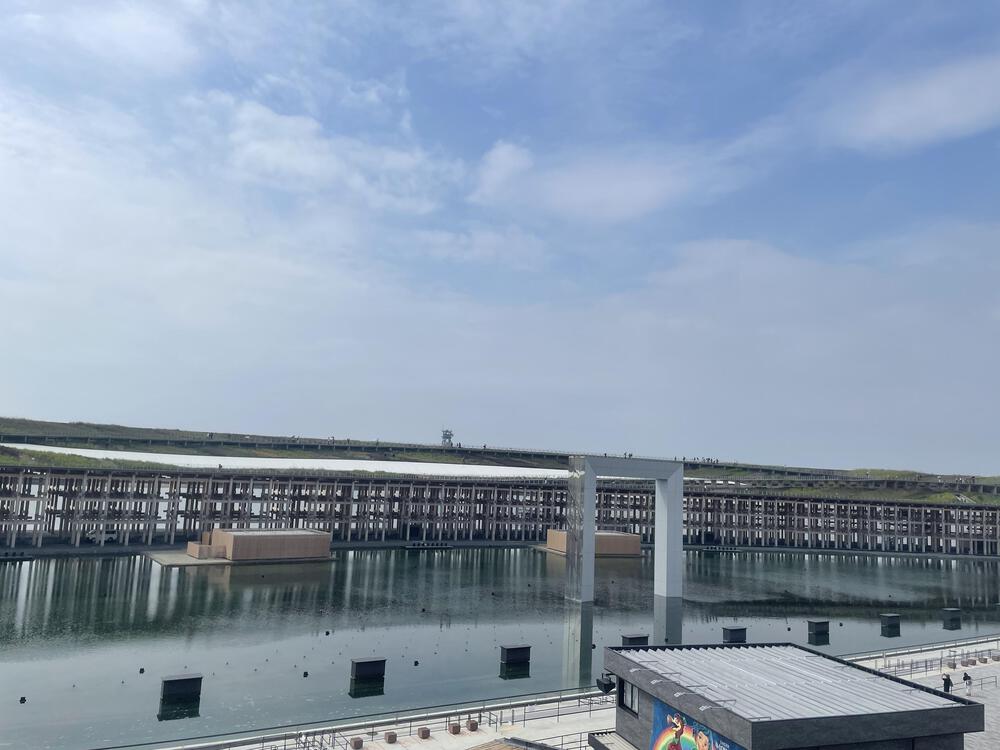 関西万博大屋根リング上と下