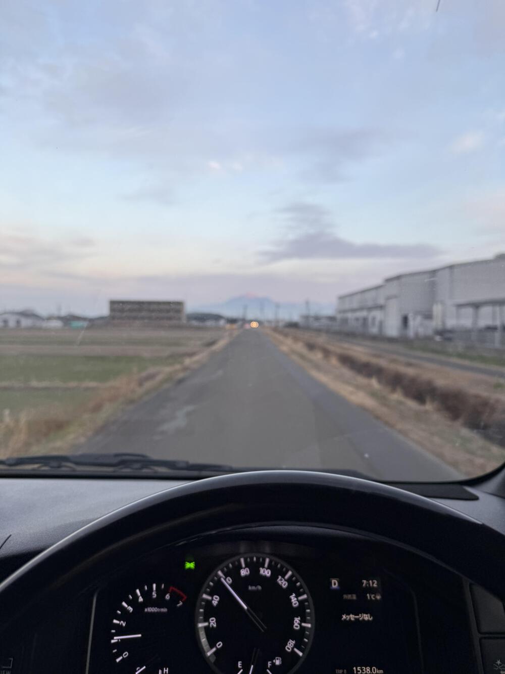 都城盆地の半分