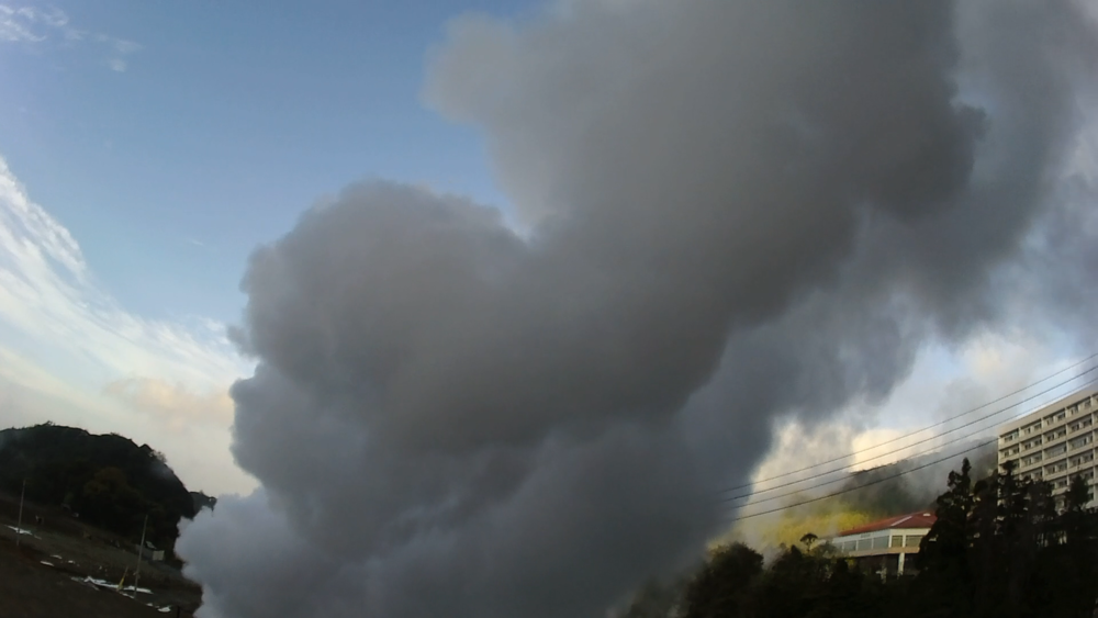 南九州鹿児島県、霧島温泉郷の湯けむりと森林浴セラピー