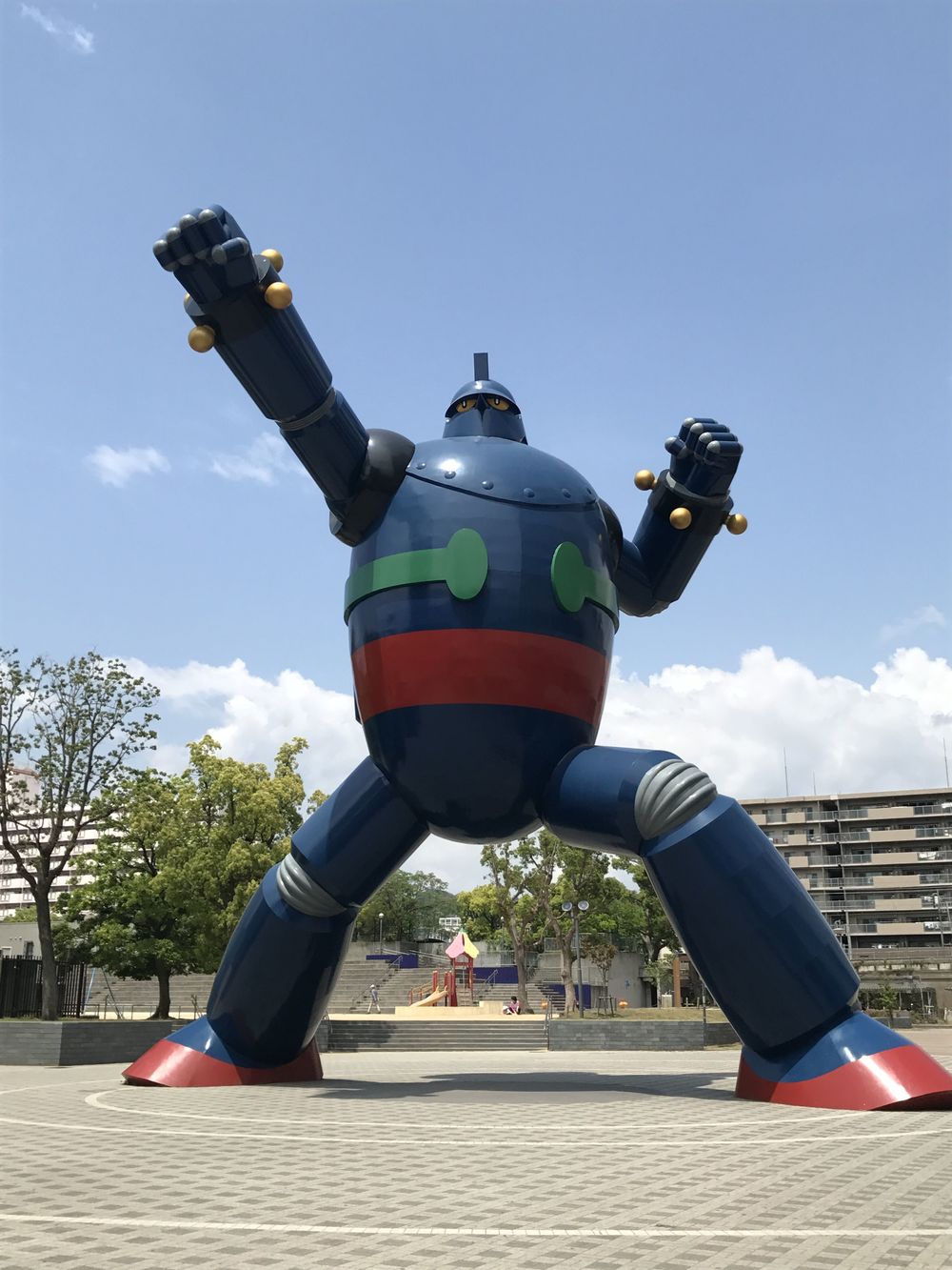 お洒落な神戸の街と海からは磯の香りと明石大橋の写真4