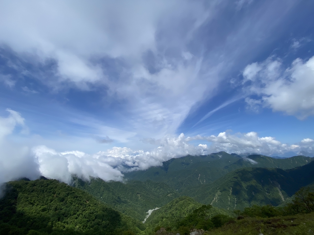 塔ノ岳〜蛭ヶ岳往還と上り下りを楽しむトレランルートの写真4