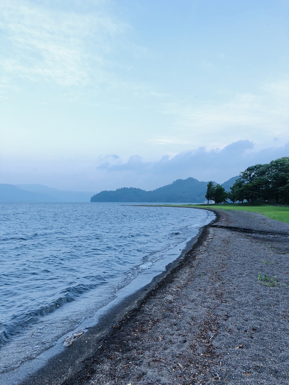 十和田湖の美しい湖面を眺めながら走る観光コースの写真7