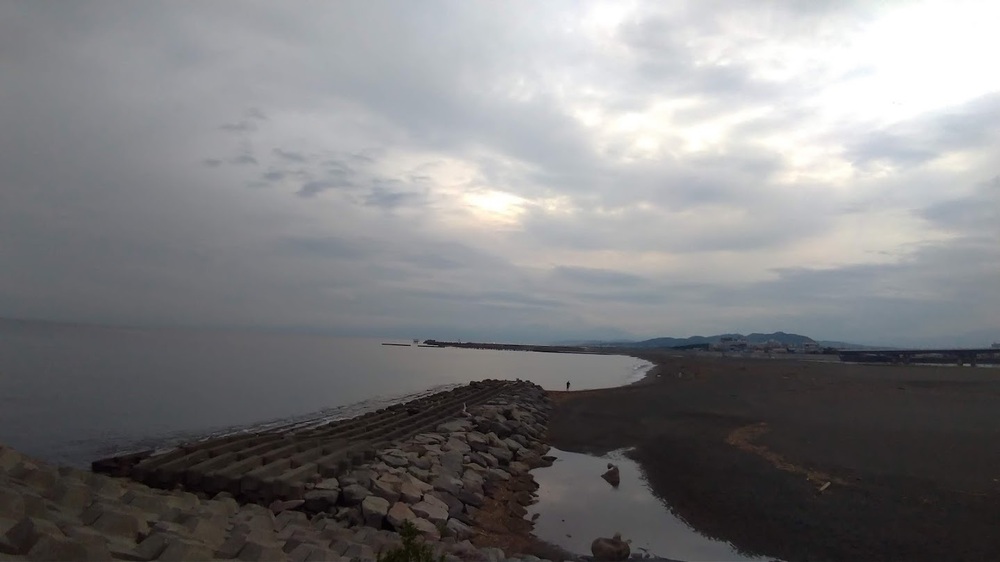 目久尻川の土手を走って湘南海岸までの写真4