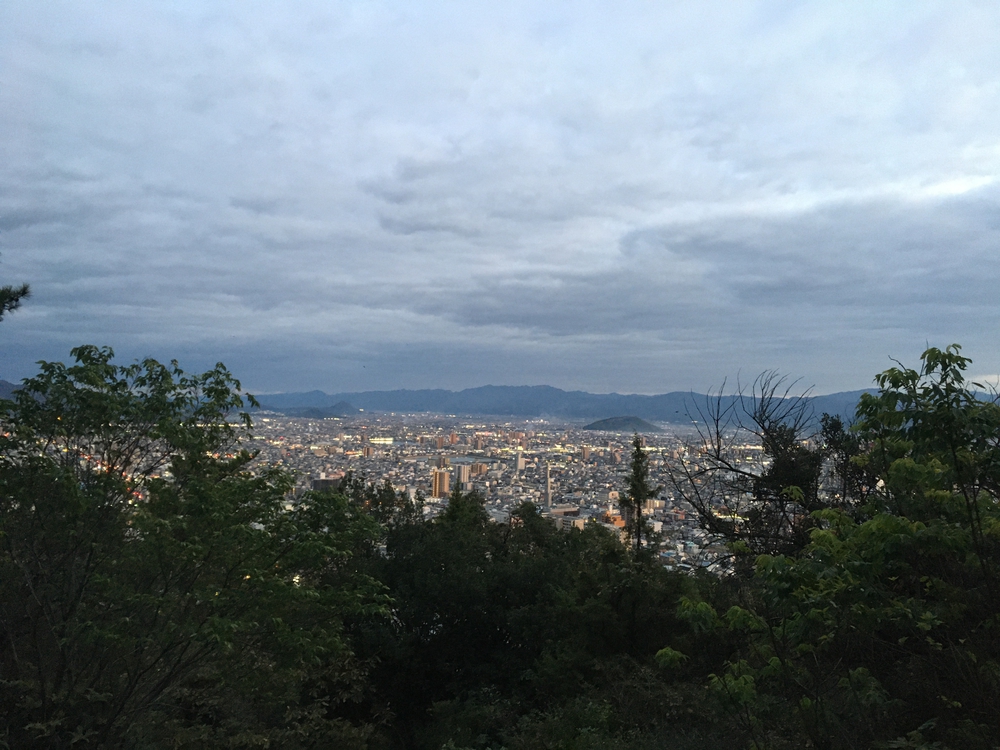 距離こそ短いが高低差が…の写真4