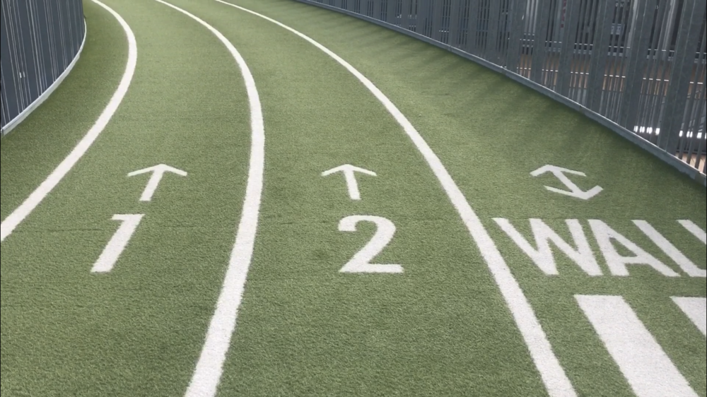 都会の中の空中トラック～大阪城公園の写真6