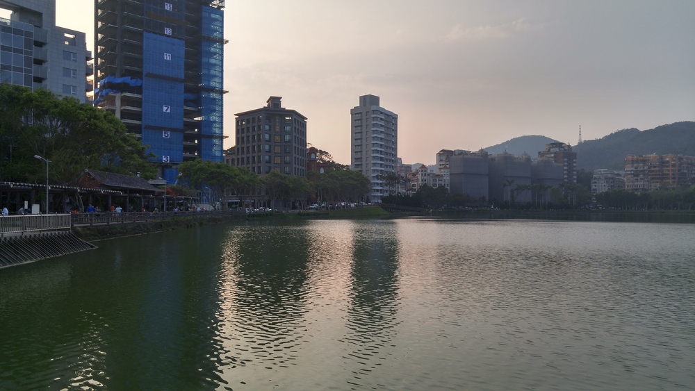 湖とプチトレイルと：台北碧湖公園の写真3