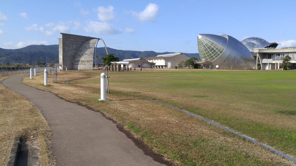 建築を見に行くラン：指宿 ふれあいプラザなのはな館の写真5