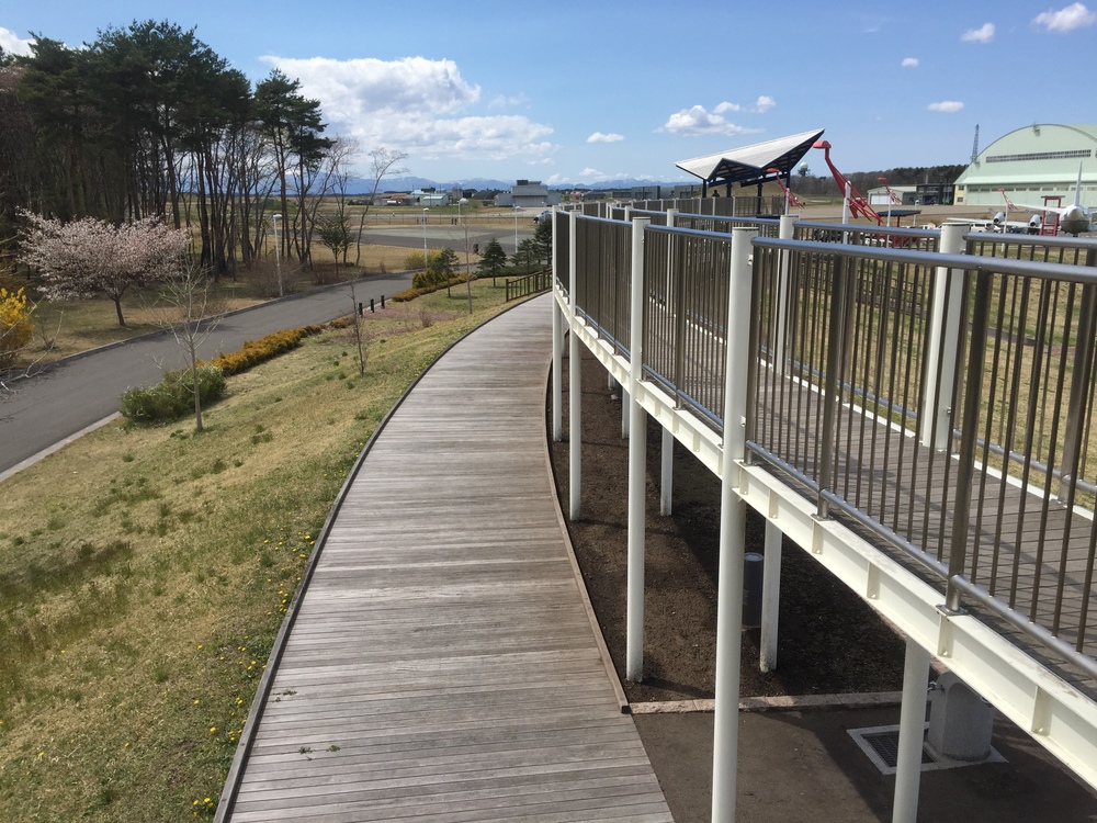 飛行機の街だから空が広いっ何処までも続く地平線！だけど北海道ではナイドウの写真12