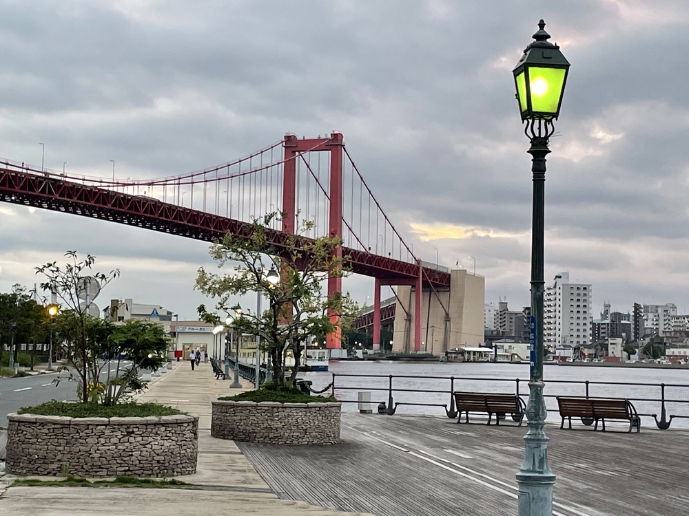 早朝の若戸大橋の写真3