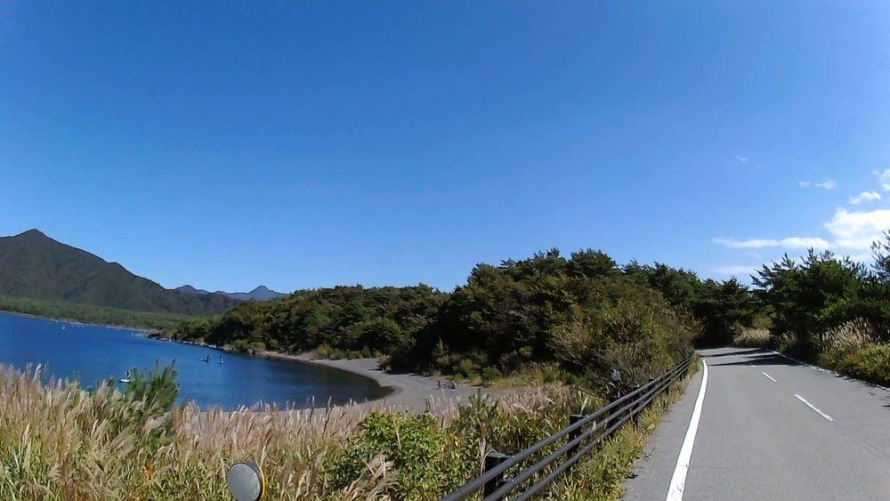 富士五湖、最西麓にある最高の透明度を誇る本栖湖を周遊１２キロの写真5