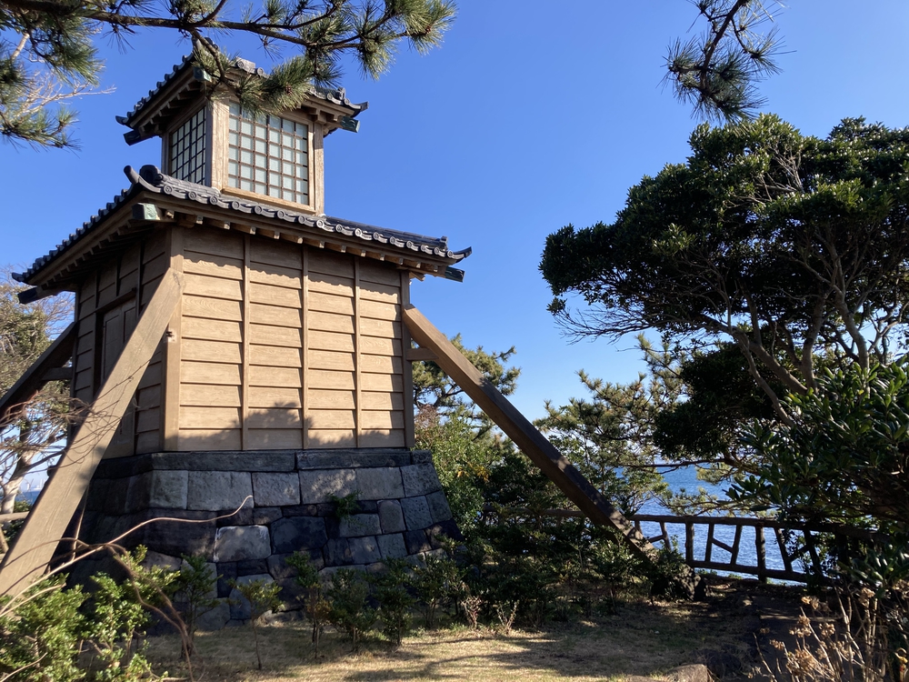 200年以上海を照らし続けた和式灯台への写真5