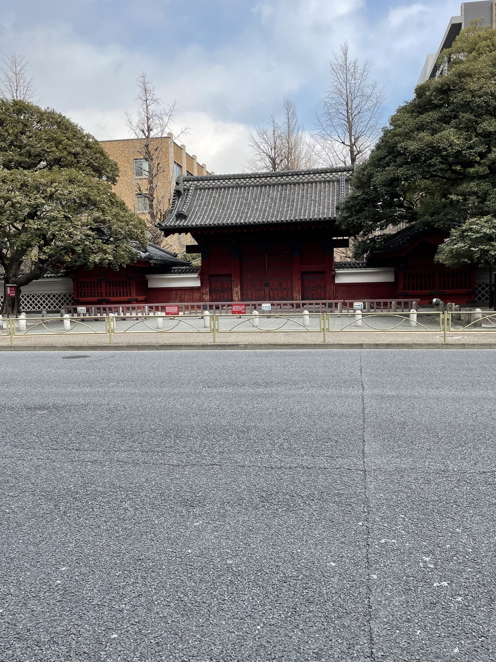 歌川広重と共にRUN 本郷 赤門の写真3