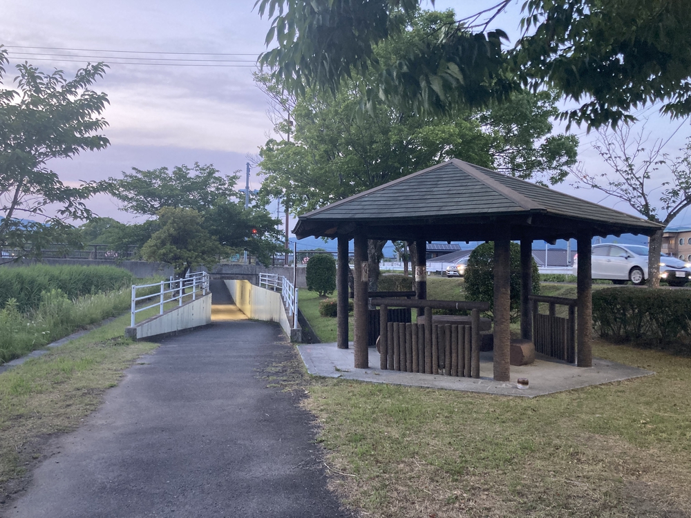 【河畔公園】多布施川沿いの木陰コースの写真32