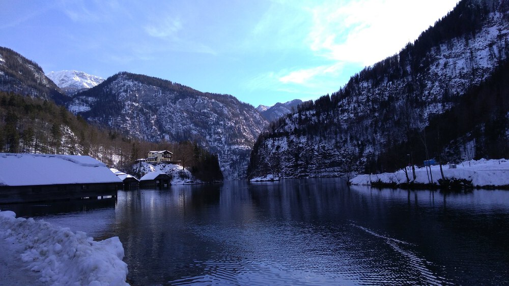 ベルヒテスガーデン国立公園　ケーニヒス湖沿いのスノートレイルの写真4