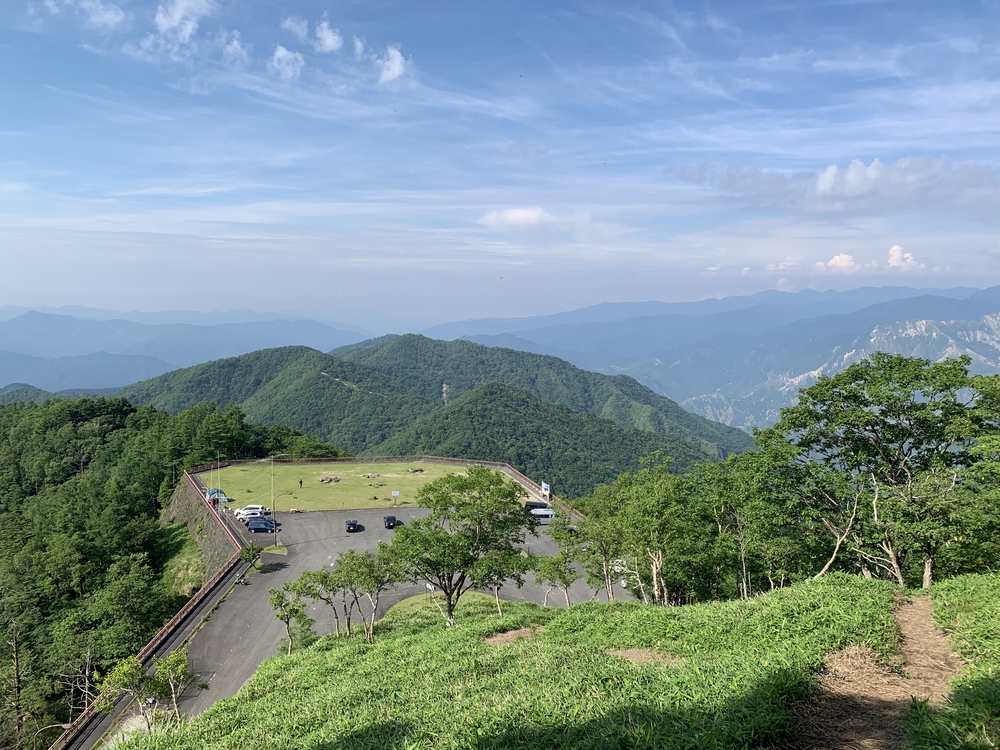 中禅寺湖と男体山を望む半月山トレイルの写真12