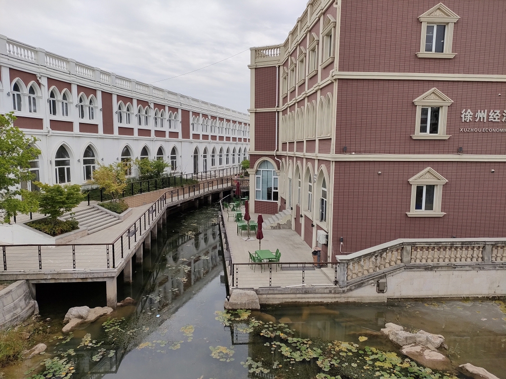 中国　徐州市 ヨーロッパ風湖沿いの写真6