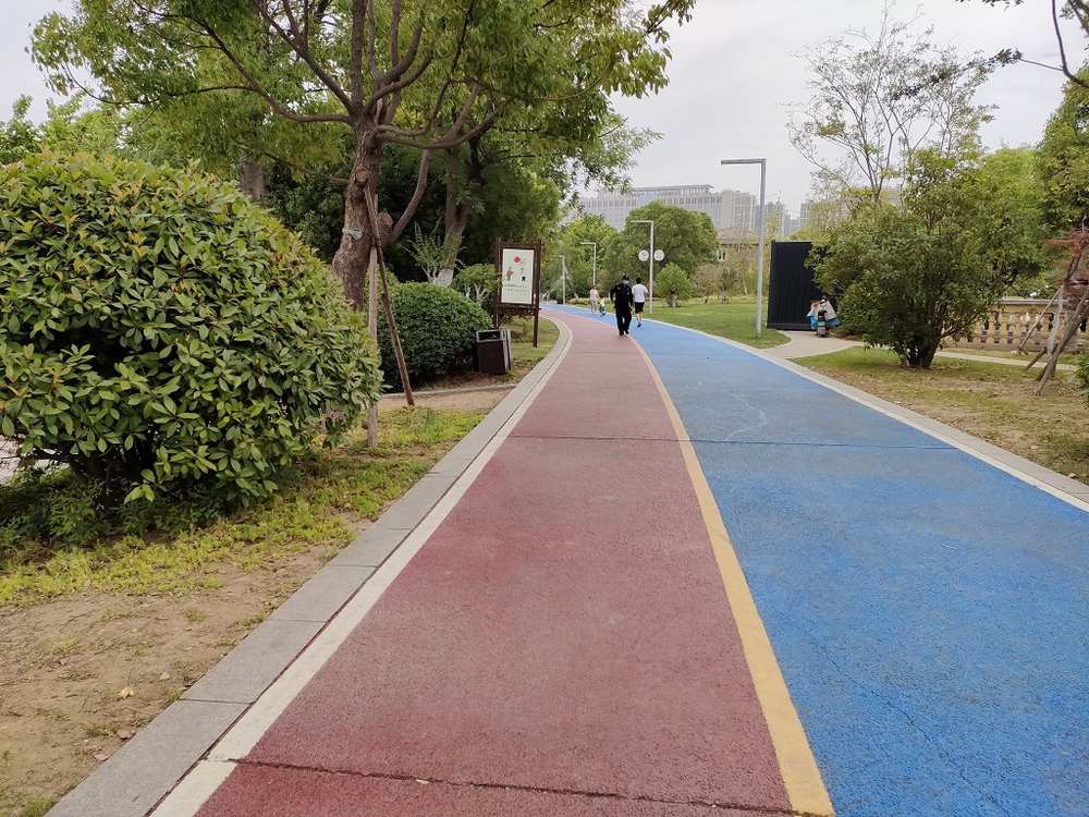 中国　徐州市 ヨーロッパ風湖沿いの写真7