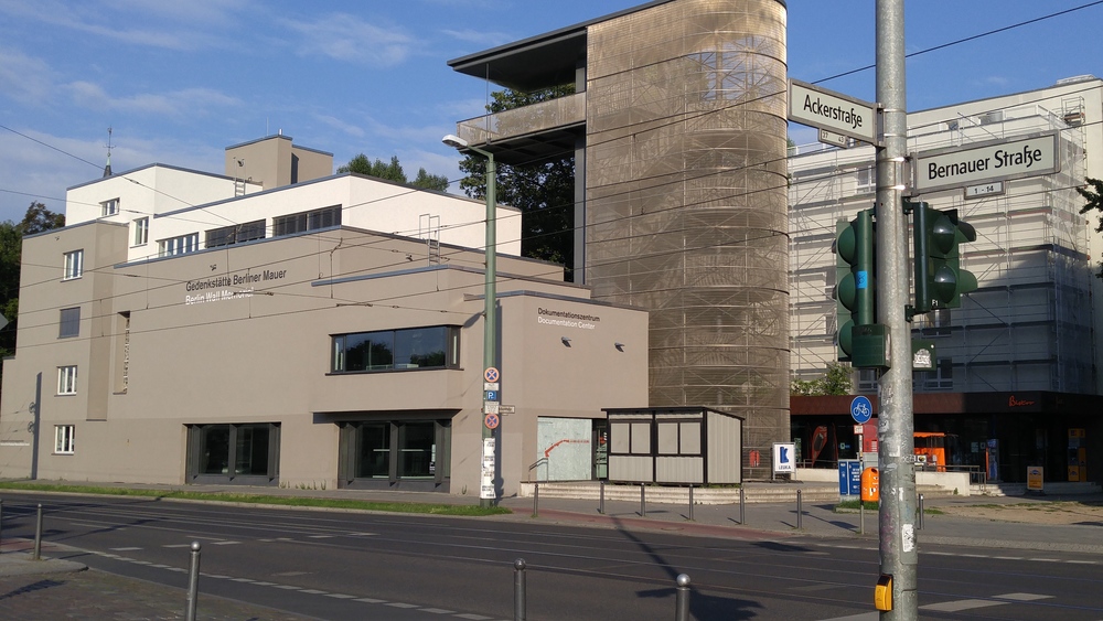 ベルリンの壁があった道：ベルリン・ベルナウアー通りの写真5