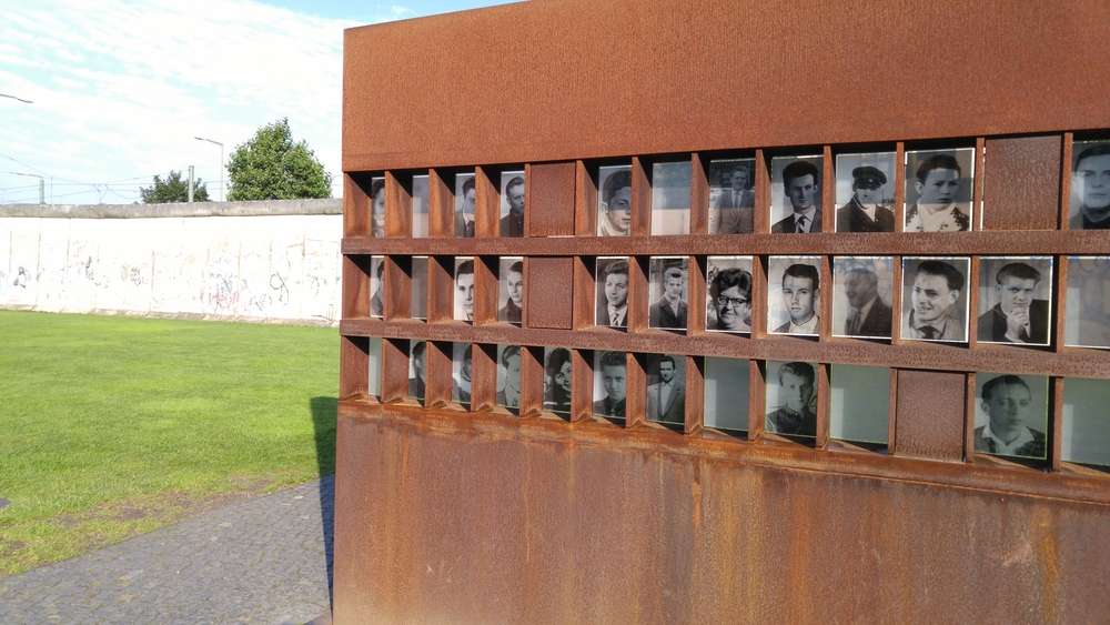 ベルリンの壁があった道：ベルリン・ベルナウアー通りの写真8