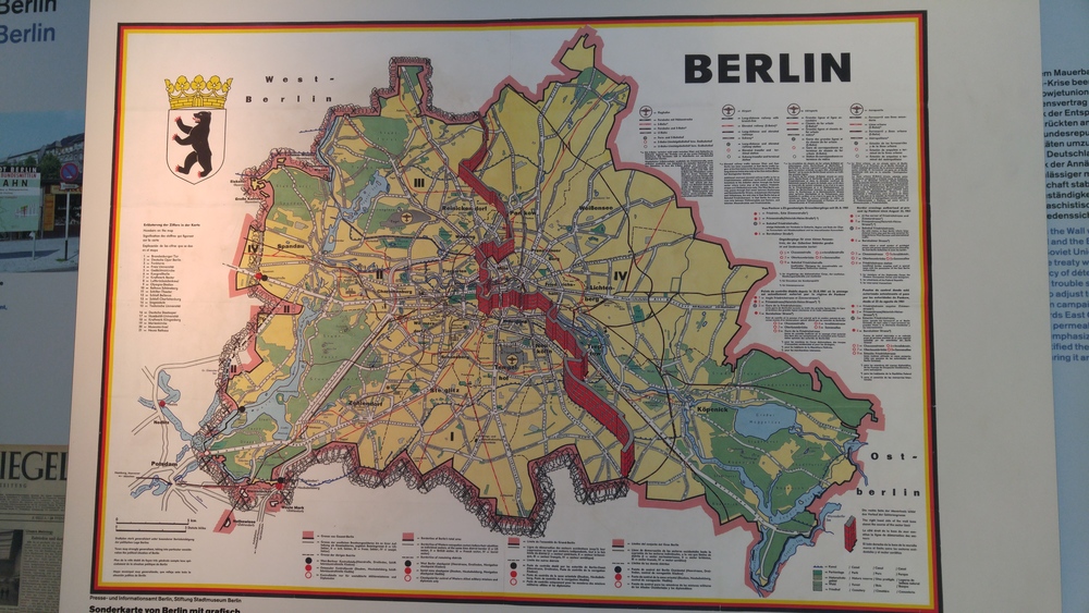 ベルリンの壁があった道：ベルリン・ベルナウアー通りの写真12