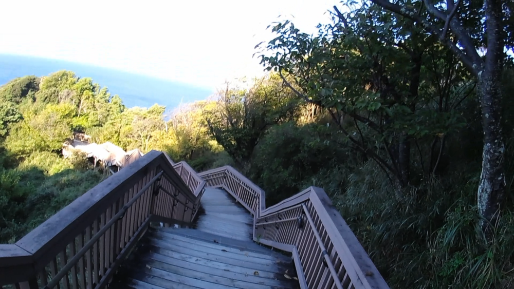 静岡県、西伊豆海岸土肥温泉から恋人岬へ群青の海岸線を望む１５キロのランニングの写真5