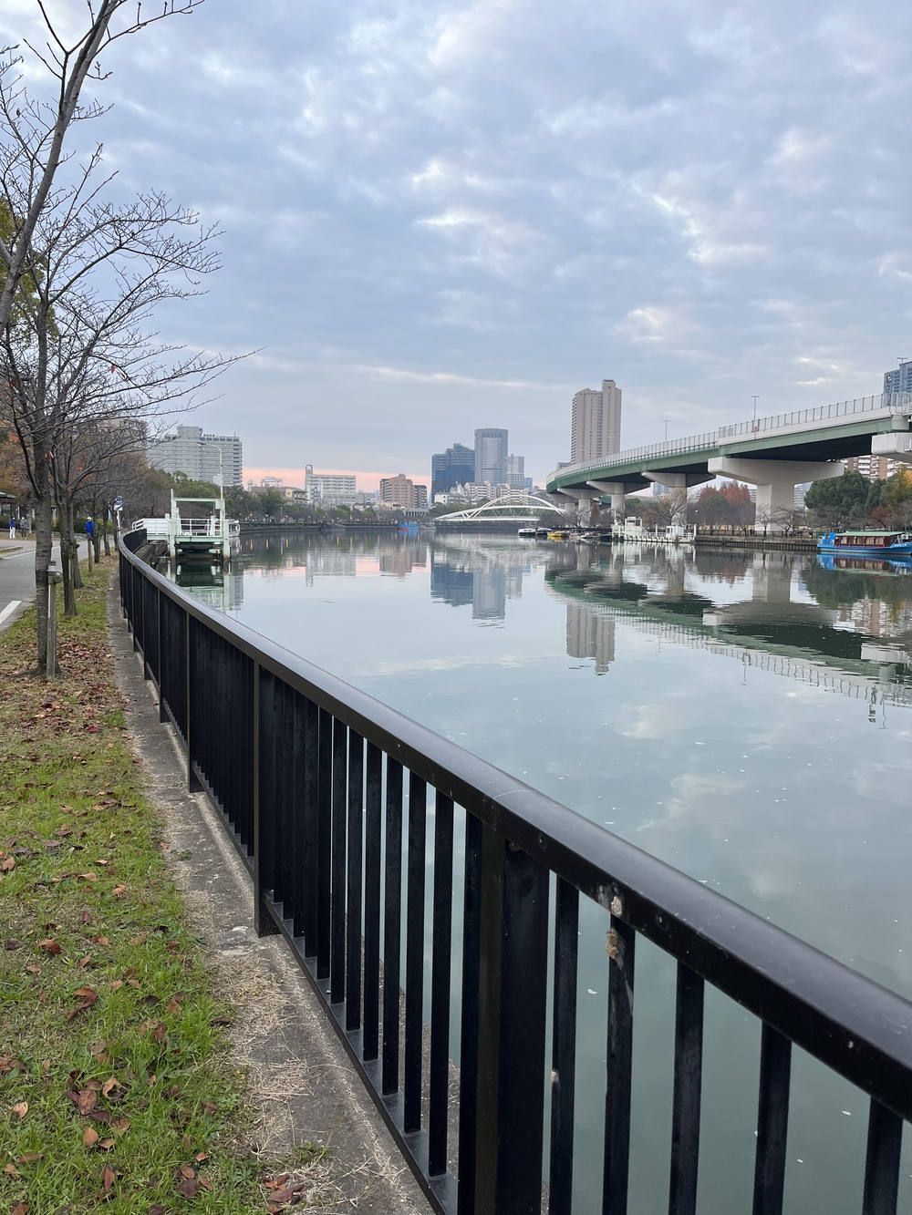 大阪城と水路を走る13キロの写真3