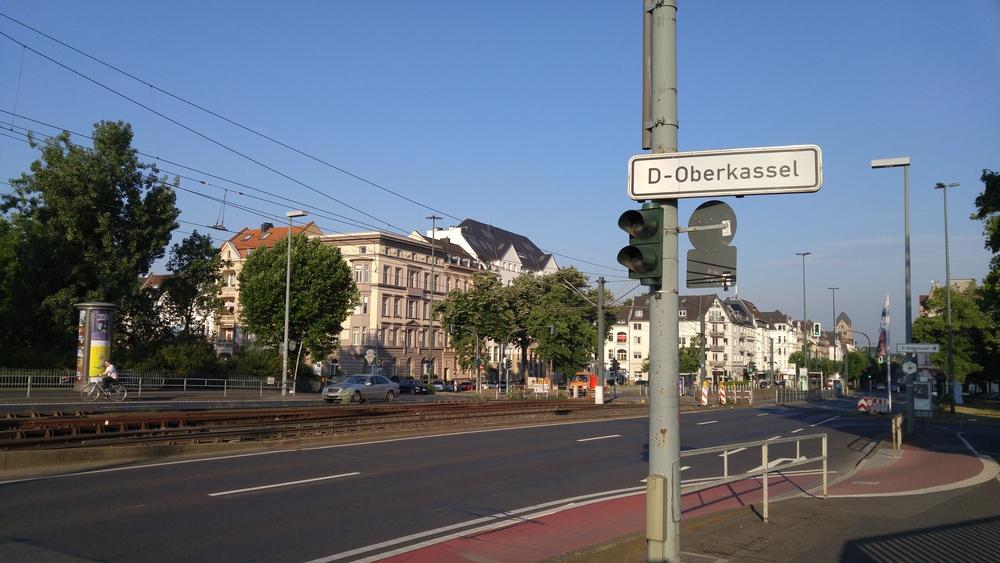 ライン川左岸のどかな街並みをゆく（デュッセルドルフ）の写真6