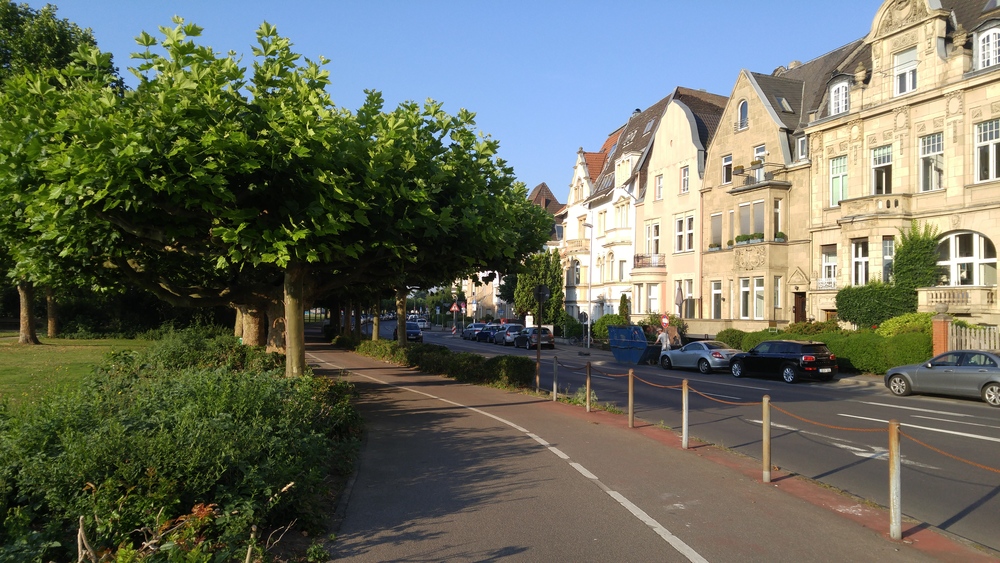 ライン川左岸のどかな街並みをゆく（デュッセルドルフ）の写真8