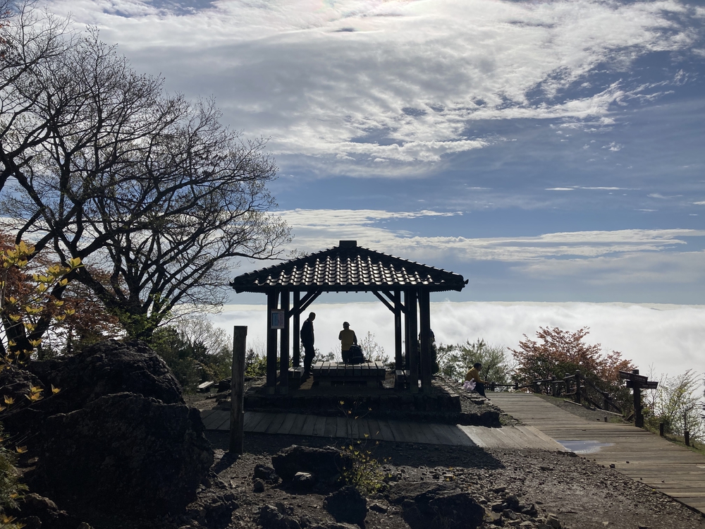 LANI HEAD TRAILで雲海の日出山から御岳山への写真7
