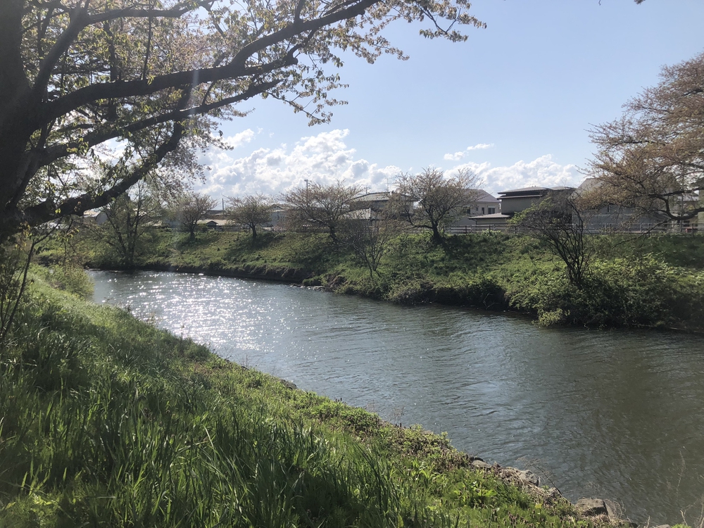 川と有形文化財を見ながら朝ランの写真3