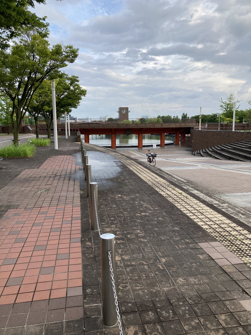 富岩運河の歴史ある橋を見ながら走る（富岩運河環水公園〜いたち川沿）の写真3