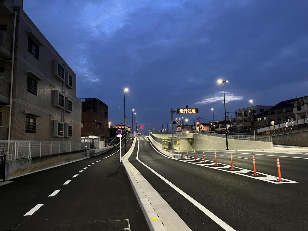 浦和、道場三室線の広～い歩道を一直線の写真3