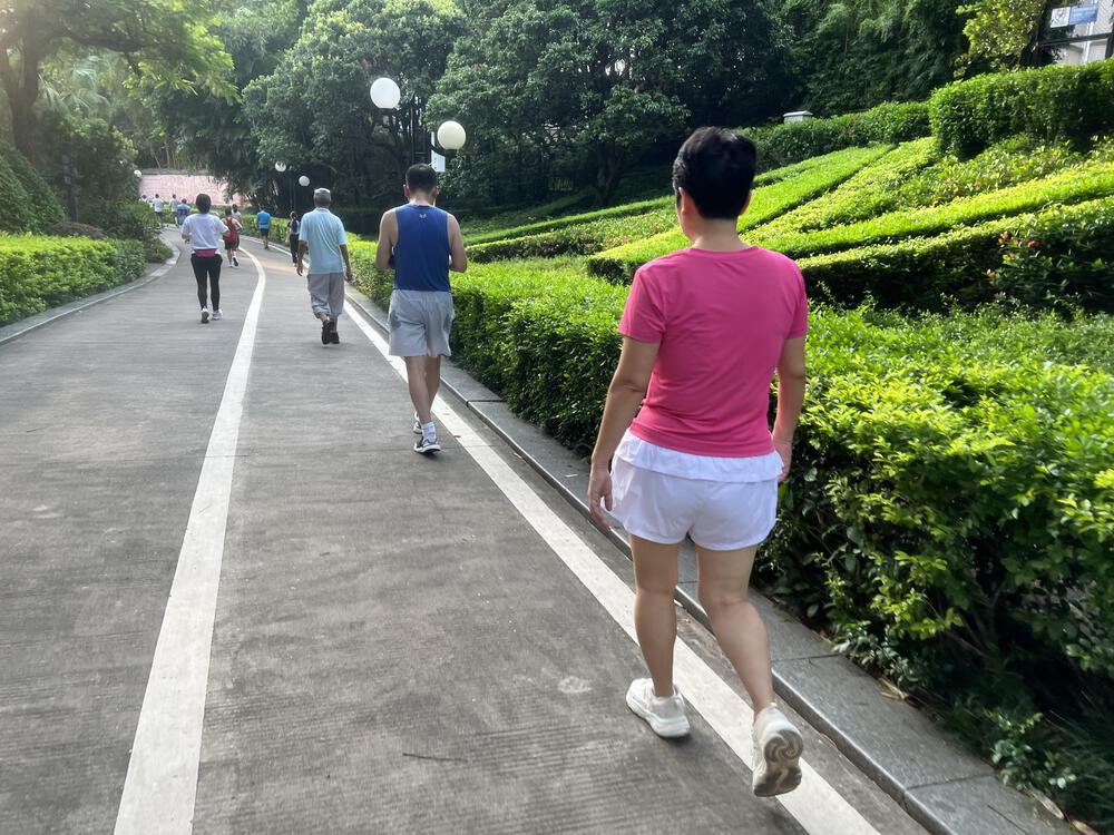 ランニングやウォーキングが盛んな深圳の荔香公園の写真3