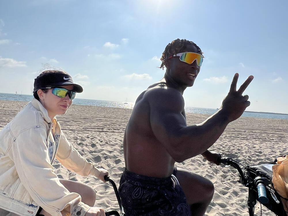 LAX発の飛行機が印象的な「プラヤ・デル・ビーチ」の写真3