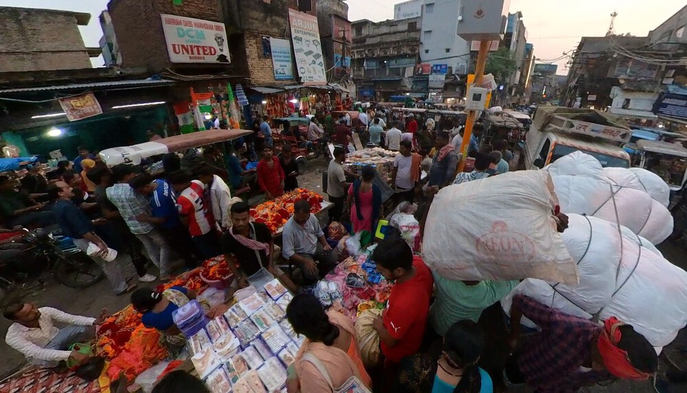 【インド】カオスのニューデリーで人とリキシャーをよけながら無謀に走るの写真5
