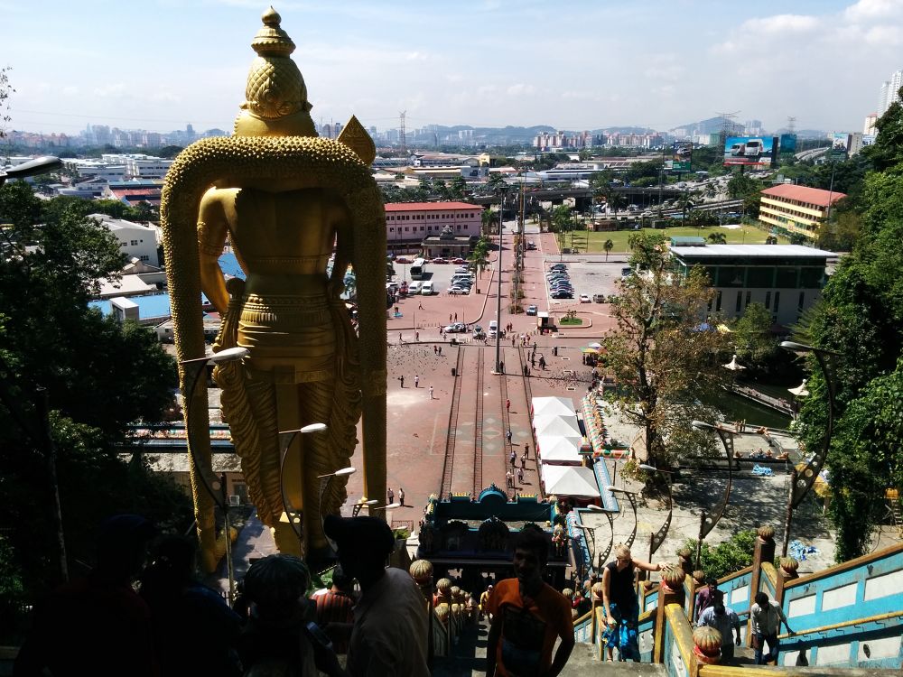 バトゥ洞窟・ヒンドゥーの聖地で修行ランの写真3