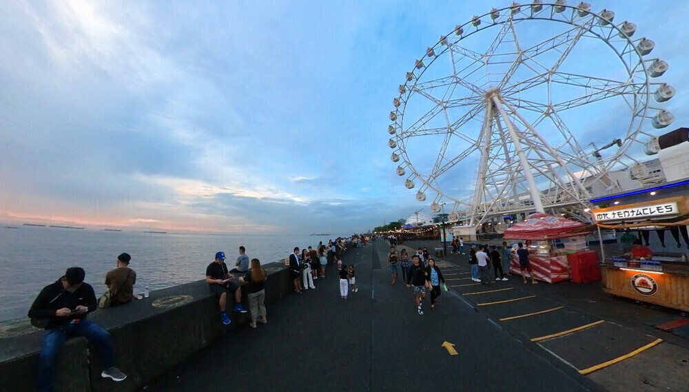 【フィリピン】マニラビーチとマニラ湾沿い、たくさんのフィリピン人カップルや家族を眺めながら往復10kmの写真4