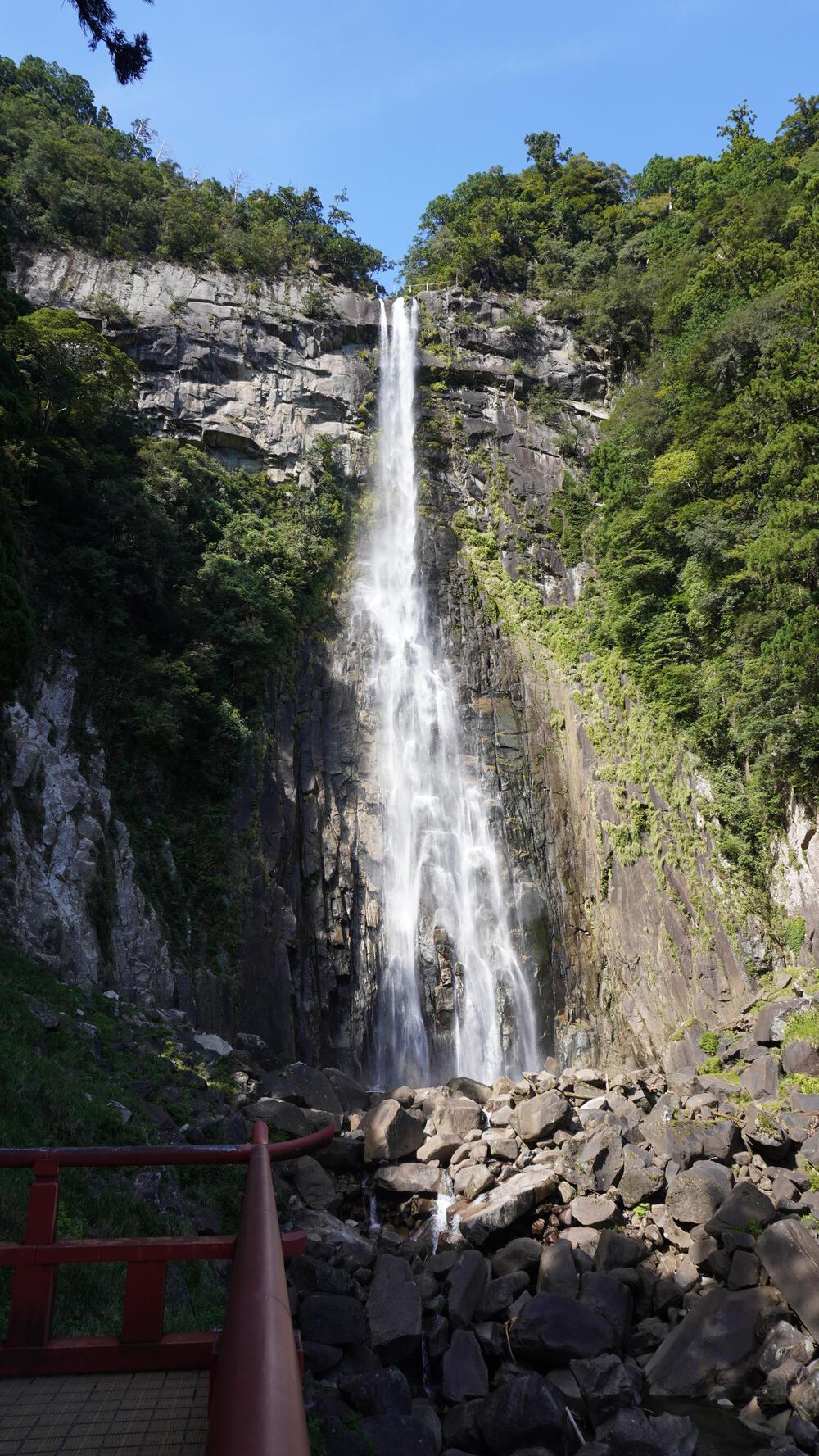【那智】那智の滝と熊野古道にて歴史と自然をビンビン感じて旅ランをキメる、日本最強レベルの観光スポットの写真9