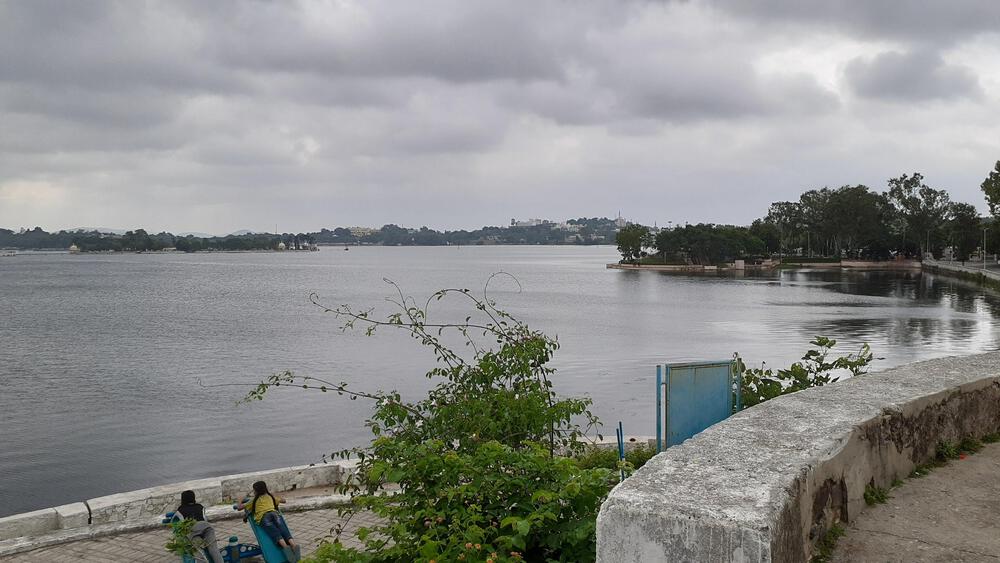 【インド】ホワイトシティと呼ばれる湖の街ウダイプール、ファテサガール湖という名のド・ローカル湖で決める朝ランの写真3