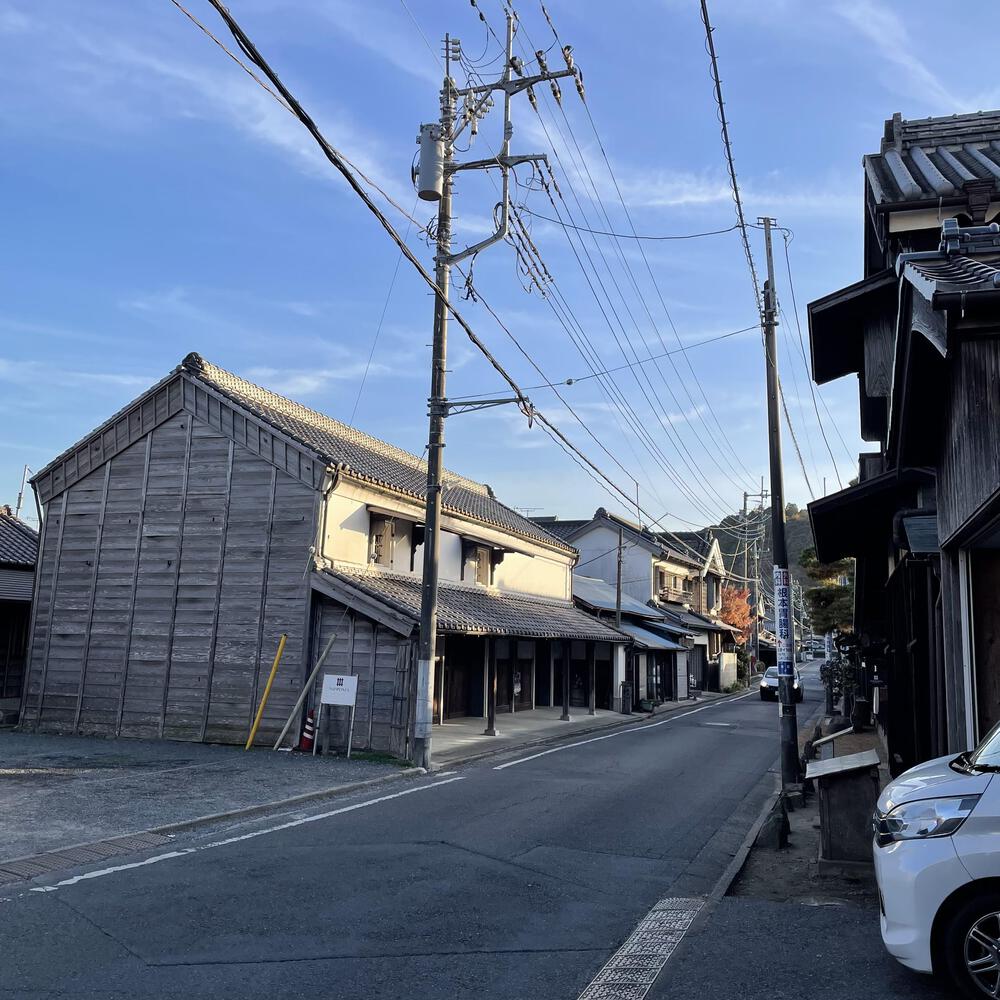 小江戸佐原の川岸の街並みと雄大な利根川河川敷の写真10