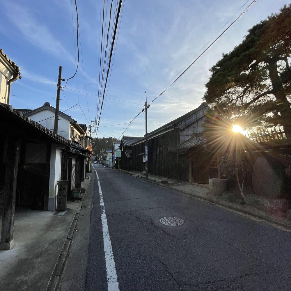 小江戸佐原の川岸の街並みと雄大な利根川河川敷の写真11
