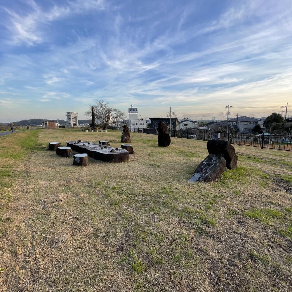 小江戸佐原の川岸の街並みと雄大な利根川河川敷の写真32