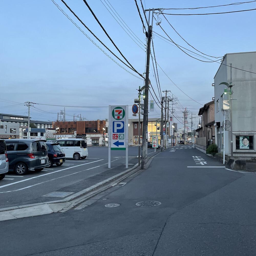 小江戸佐原の川岸の街並みと雄大な利根川河川敷の写真50