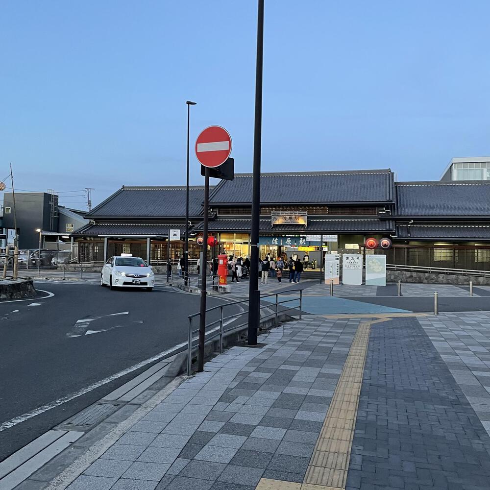 小江戸佐原の川岸の街並みと雄大な利根川河川敷の写真51