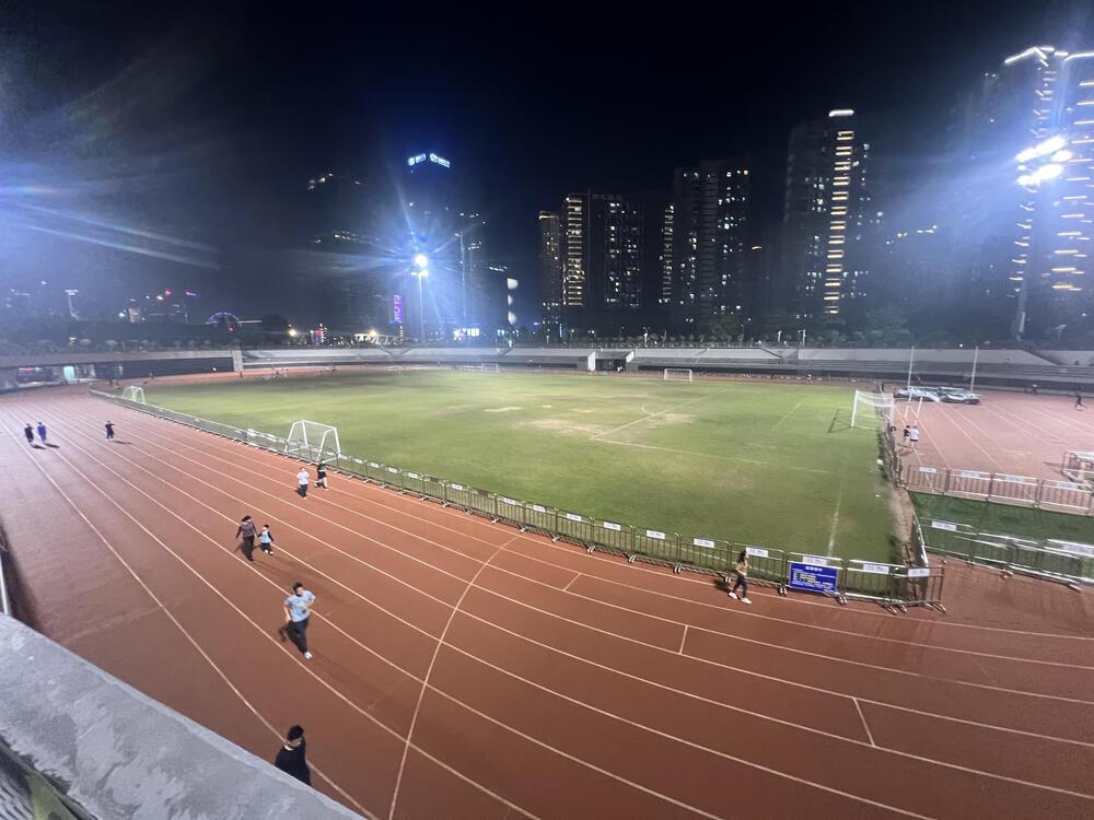 宝安体育場のサブトラックの写真5