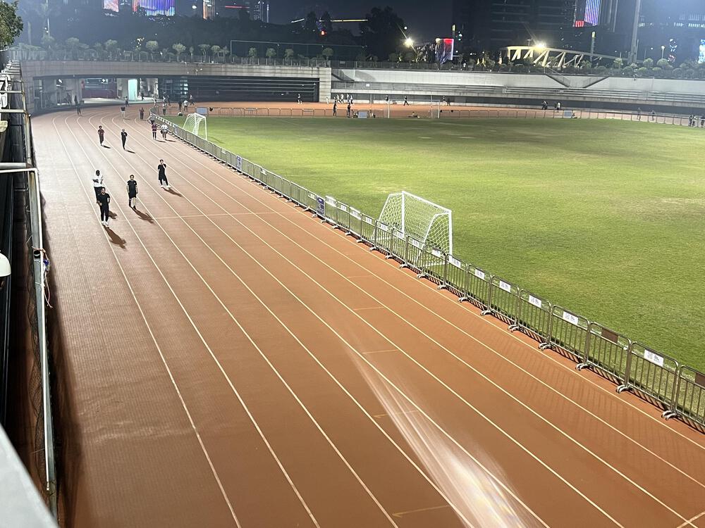 宝安体育場のサブトラックの写真6