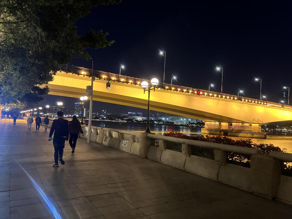 非常に綺麗な広州リバーサイドナイトランコースの写真3