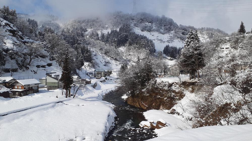 【冬の新潟、動画あり】豪雪映えスポットの清津峡渓谷から雪道オンリーを走って下るコース
