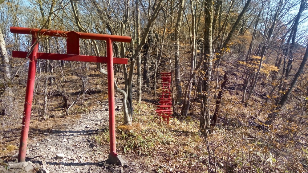 群馬屈指のパワースポット榛名神社から天狗山・大日陰の紅葉絶景トレランの写真3