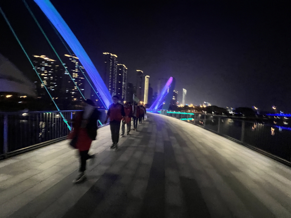 東方之門スタートで金鶏湖1周ナイトランの写真8